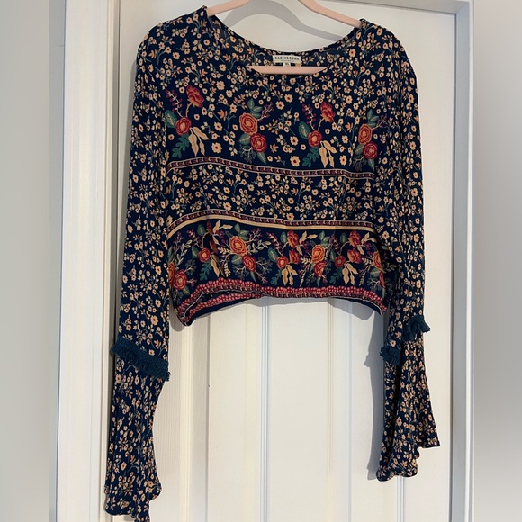 EARTHBOUND Tops - Earthbound Floral Long Sleeve Crop Top